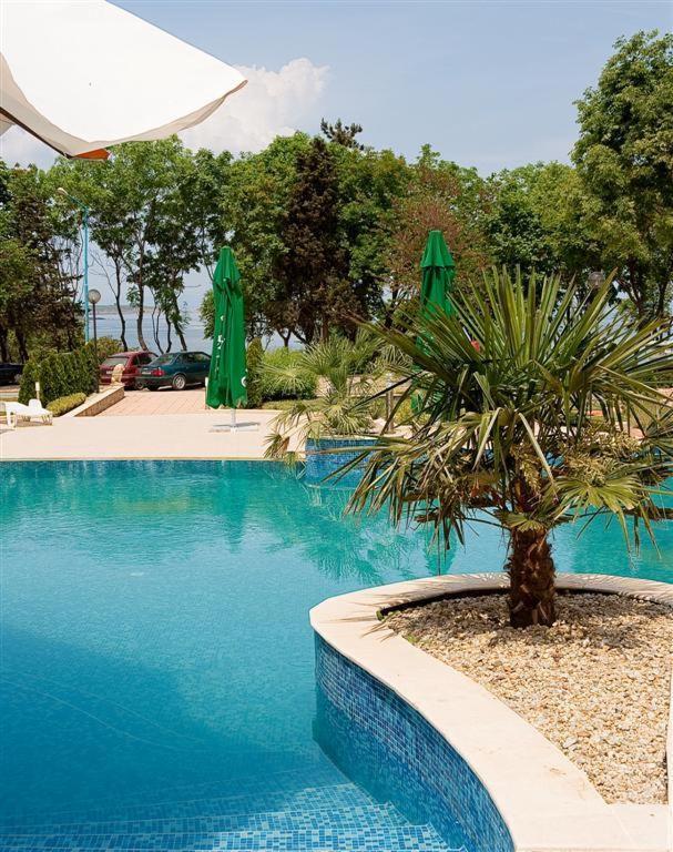 Paradise Bay Hotel Pomorie Exteriér fotografie